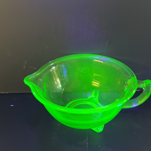 1930s vintage green depression glass batter pitcher mixing bowl, Hazel Atlas - Picture 9 of 9